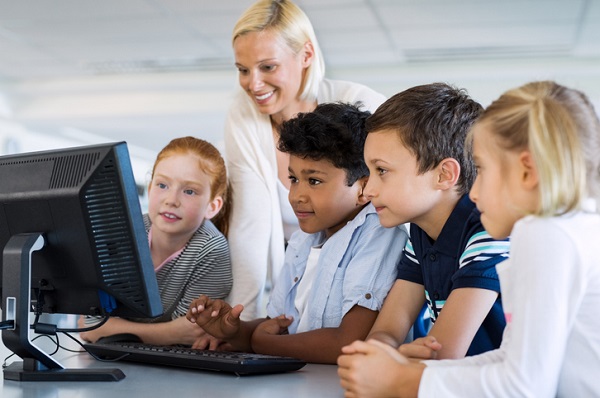 Project-based coding classes help your child learn how to collaborate with others